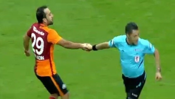 Olcan Adın'dan alkışlanan hareket! Fair play