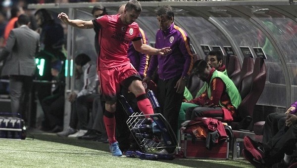 Podolski isyan etti! 'Gidin başkana sorun'