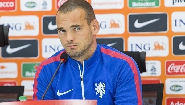 Sneijder: 'Umarım Türkiye'nin ayağı kayar'