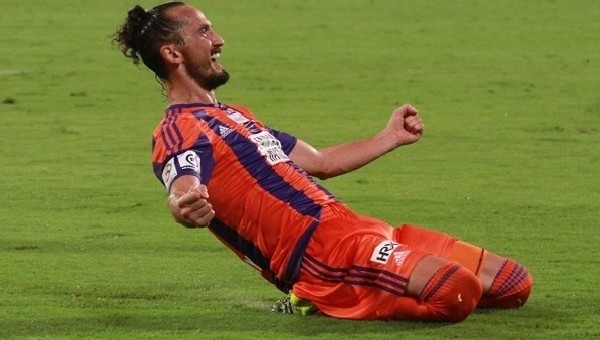 Tuncay Şanlı şov yaparak başladı
