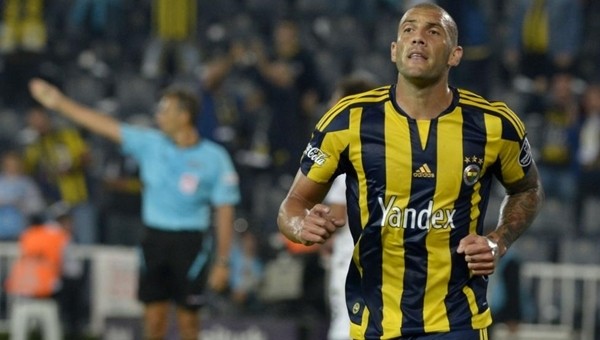 Van Persie tartışılıyor, Fernandao atıyor!