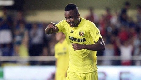 Cedric Bakambu Villarreal'i taşıyor