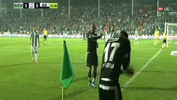 Bursaspor-Beşiktaş maçında OLAY! Gerginlik...