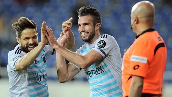 Fenerbahçe hücumda dışa bağımlı