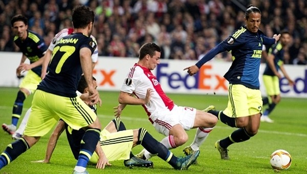Fenerbahçe savunmayı sağlama aldı
