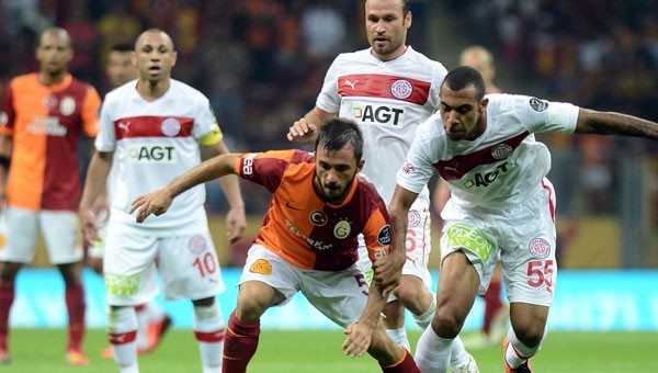 Galalatasaray'ın belalısı Antalyaspor