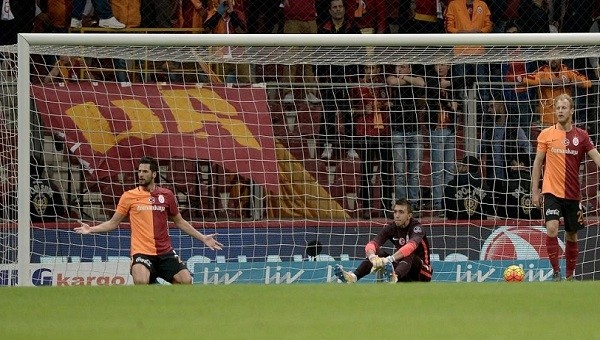 Galatasaray son 2 maçta 7 gol yedi