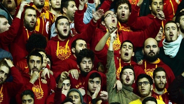 Kasımpaşa'da Galatasaray'a maç sonu protestosu