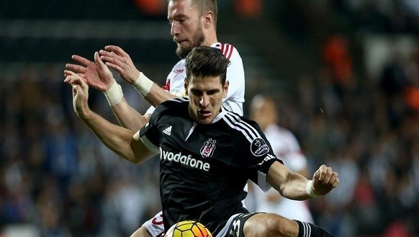 Mario Gomez kendisini beğenmedi