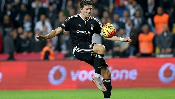 Mario Gomez tarihe geçti
