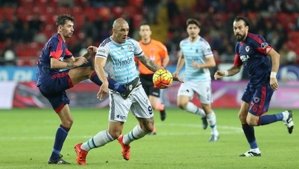 Mersin İdmanyurdu geçen sezonu mumla arıyor