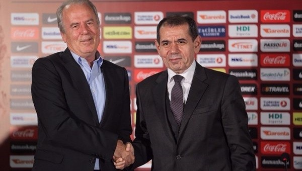 Mustafa Denizli resmen Galatasaray'da