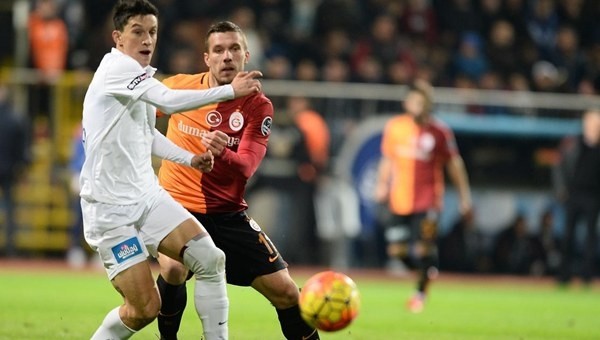 Podolski, Mustafa Denizli'yi savundu!