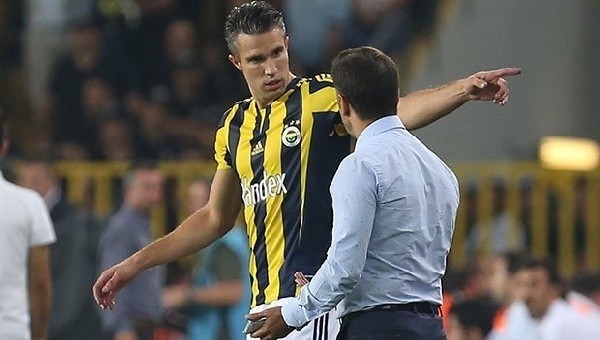 Robin van Persie Barcelona ile görüşmeye mi gitti?