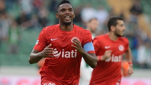 Samuel Eto'o yeniden doğdu! Van Persie ve Nani