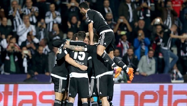 Süper Lig'de zirvenin sahibi değişmedi
