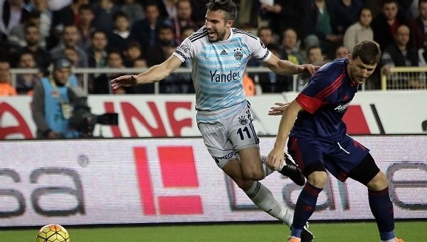 Van Persie'den transfer açıklaması