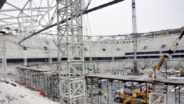 Vodafone Arena'da çatı kaldırılıyor
