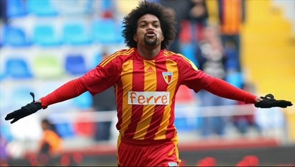 Akhisar Belediyespor'a Kayserispor darbesi