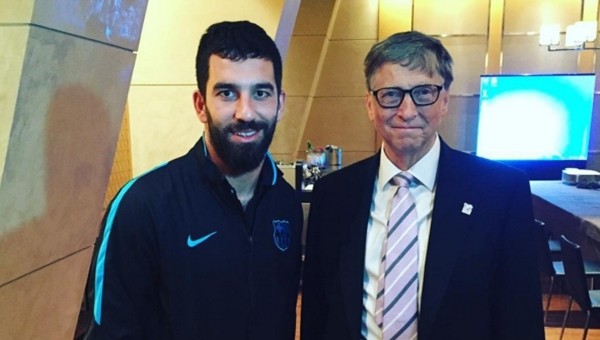Arda Turan, Japonya'da Bill Gates ile buluştu