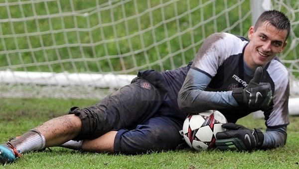 Beşiktaş Lovre Kalinic ile ilgileniyor! Lovre Kalinic kimdir? Kaç yaşındadır? Nasıl bir kalecidir?