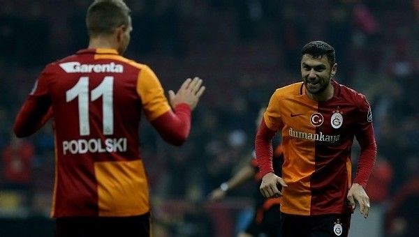 Burak Yılmaz, Umut Bulut'u geçti