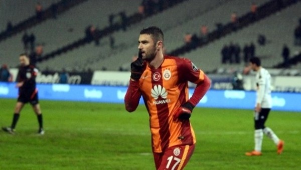 Derbide Burak Yılmaz'a tribünlerden tepki