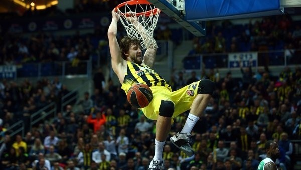 Fenerbahçe, Panathinaikos'u devirdi