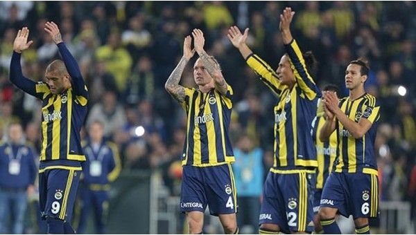 Fenerbahçe verdiği pozisyonlarda golü yiyor