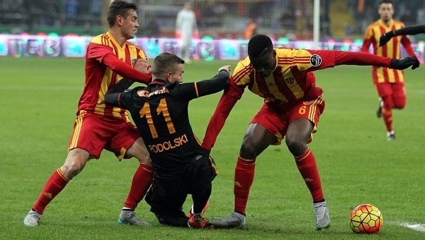 G.Saray 17'de 17 yapsa da Beşiktaş'ı geçemiyor