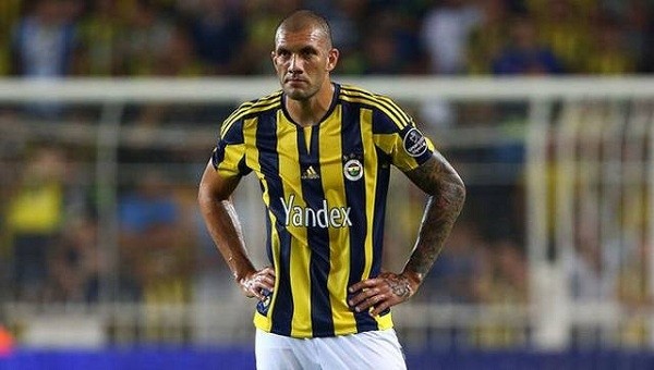 Fenerbahçe-Başakşehir maçında Fernandao'ya tepki gösterildi