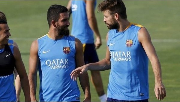 Pique, Arda Turan'ı rezil etti