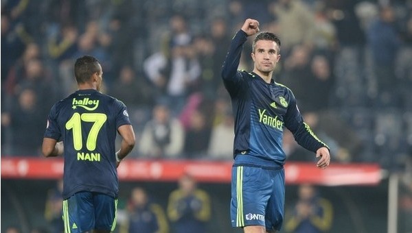 Robin van Persie Fenerbahçe kariyerinde bir ilki başardı