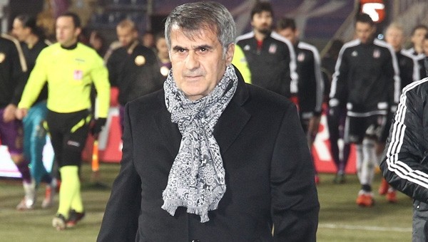 Şenol Güneş isyan etti! 'Kapı yapacağınıza duş yapın'