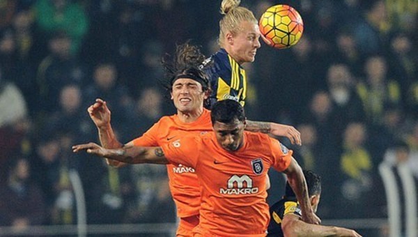 Simon Kjaer maçın adamı