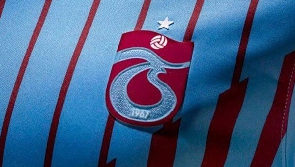 Trabzonspor, Çaykur Rizespor maçı hakemini topa tuttu