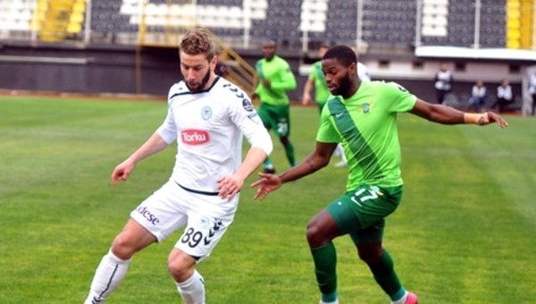 Akhisar Belediyespor'da düşüş önlenemiyor