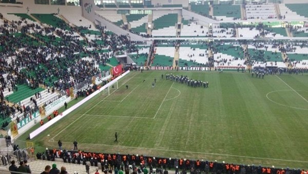 Amedspor atkılı taraftar Timsah Arena'yı karıştırdı