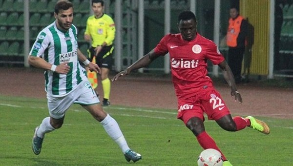 Antalyaspor Giresunspor'u Mbilla ile yıktı