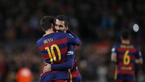 Arda Turan'ın Barcelona ile ilk maçından kareler