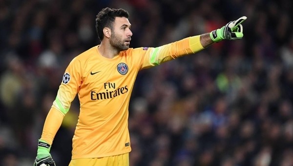 Beşiktaş'ın gündemindeki kaleci Sirigu'dan transfer açıklaması