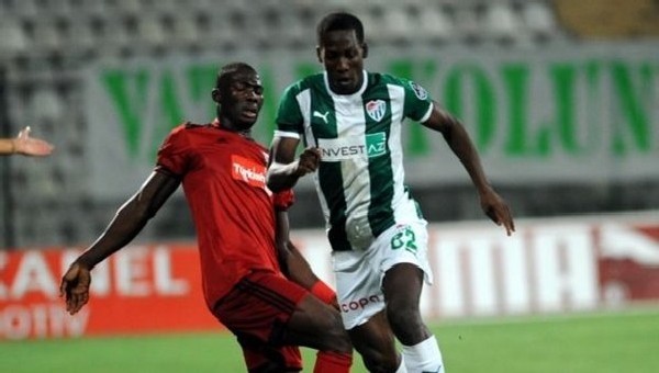 Bursaspor, Advincula'yı kiraladı
