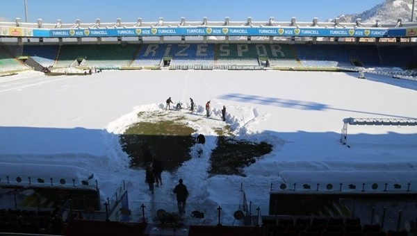 Çaykur Rizespor - Mersin İdmanyurdu maçı ertelendi!