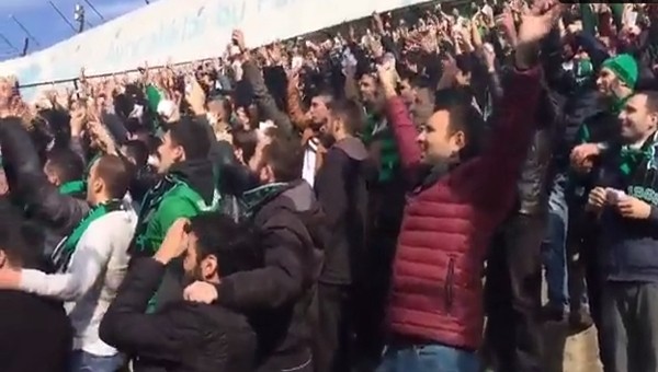 Çengelköy deplasmanında Kocaelispor taraftarı şov yaptı - İZLE
