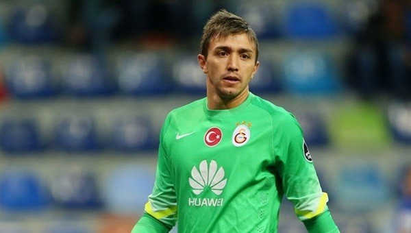 'Dersten kaldık bizi de kurtar Muslera'