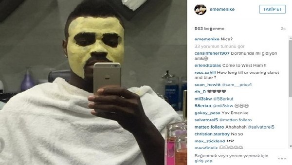 Emenike sosyal medyayı salladı