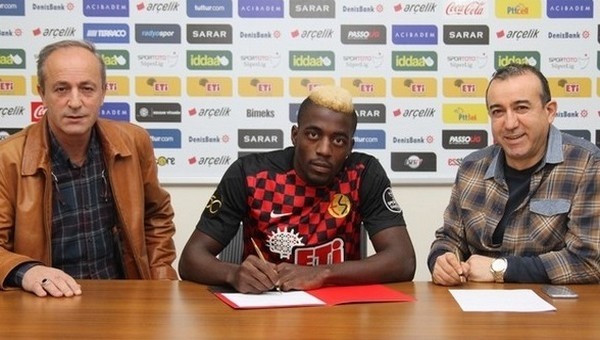 Eskişehirspor, Kıvanç Karakaş ve Axel Meye'yi transfer etti
