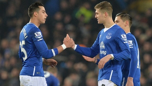 Everton, City'i devirdi