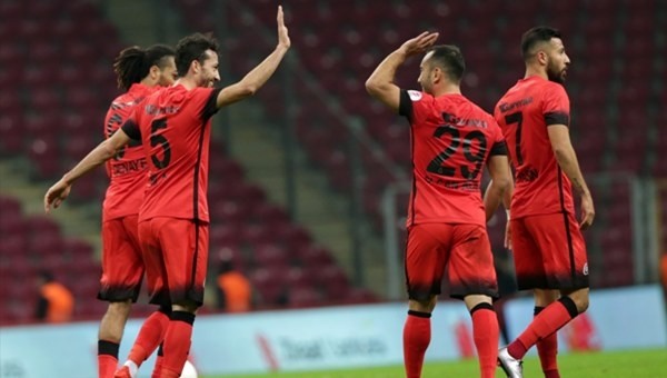 Galatasaray, Karşıyaka maçında nasıl oynadı?