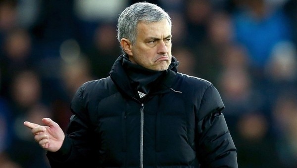 Jose Mourinho, Van Gaal'in koltuğuna göz dikti